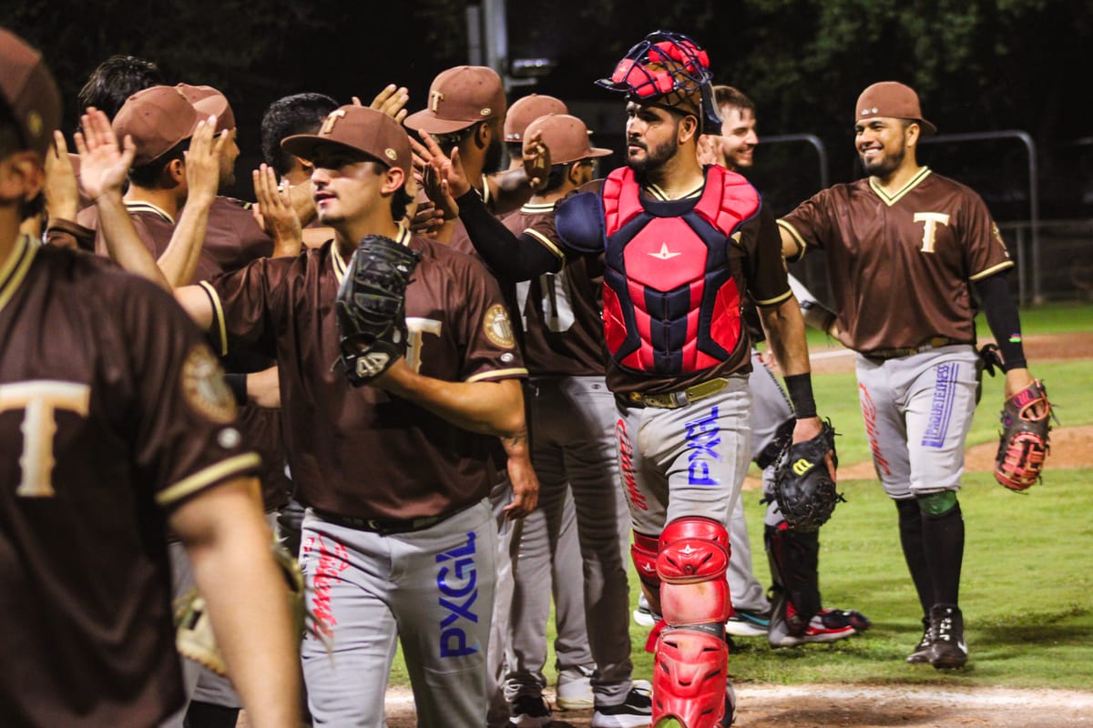 HISTORIC VICTORY IN THE TUCSON BASEBALL TEAM´S FIRST PRESEASON GAME!