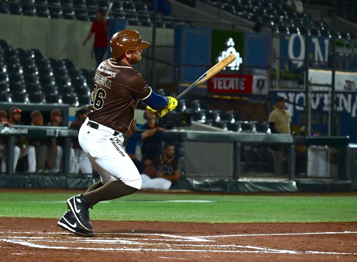 JESÚS FABELA REACHES 300 CAREER HITS IN THE LIGA ARCO MEXICANA DEL PACIFICO