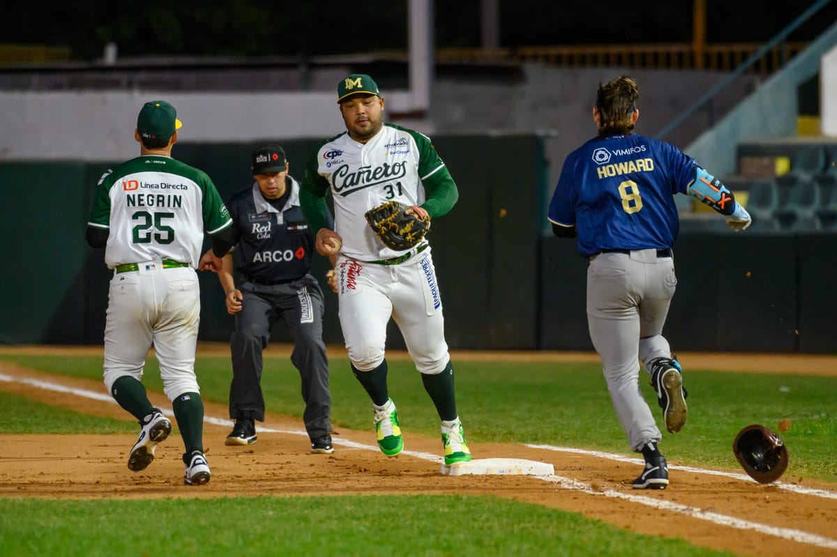 IN A BACK-AND-FORTH SERIES, LOS MOCHIS SWEEPS TUCSON